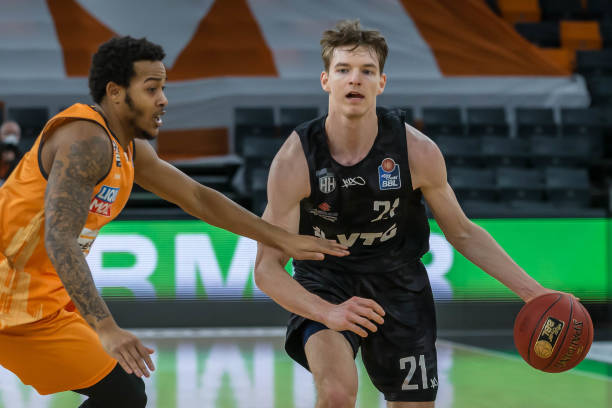 浮动的平衡 浮动的平衡